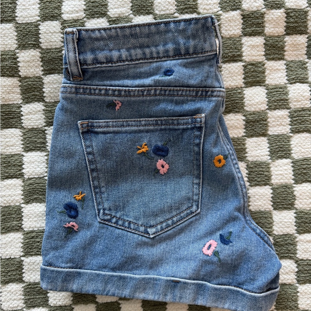 PACSUN Mom Short Size 24 Flower Embroidery
